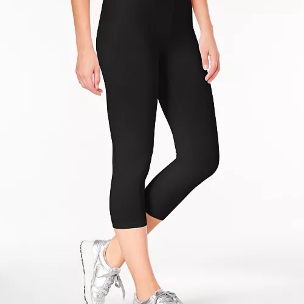 NWT Hue Women's Capri Leggings Small